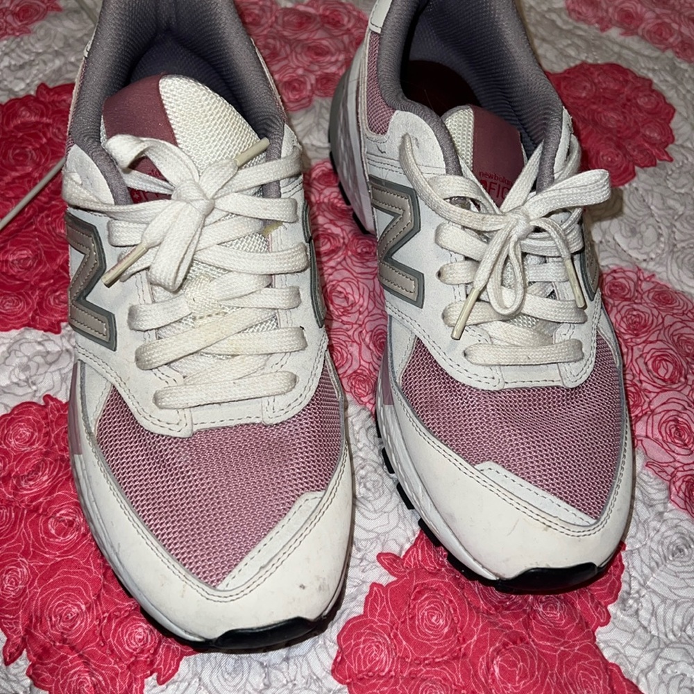 Figs new balance semi used good condition